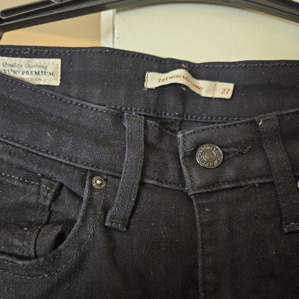 Levis high rise size 27 black jeans